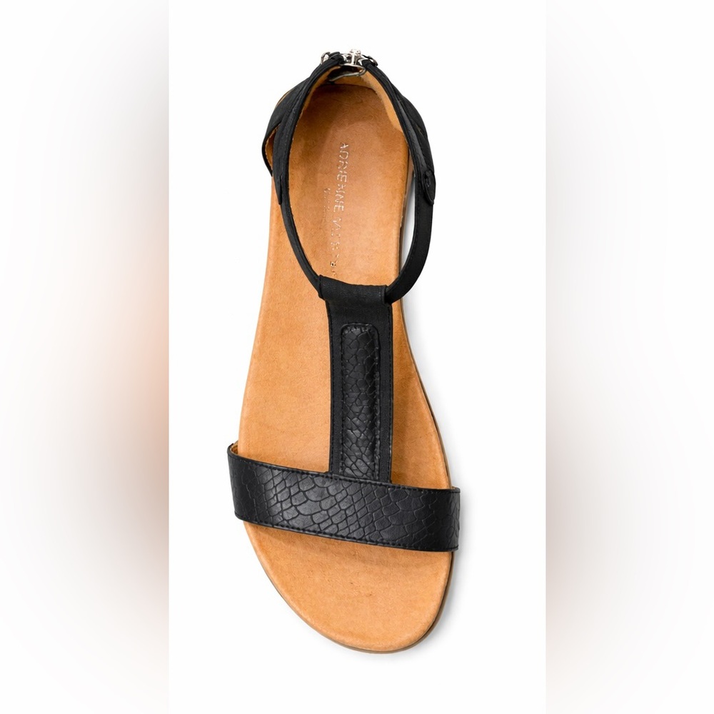 Women’s Black T-strap Sandal - Adtienna Vitadini